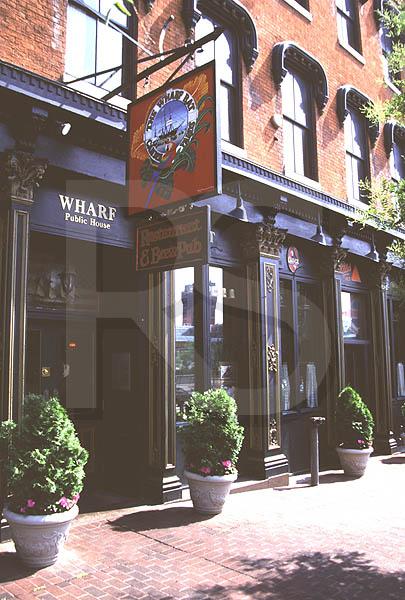 Wharf Rat Pub, Exterior