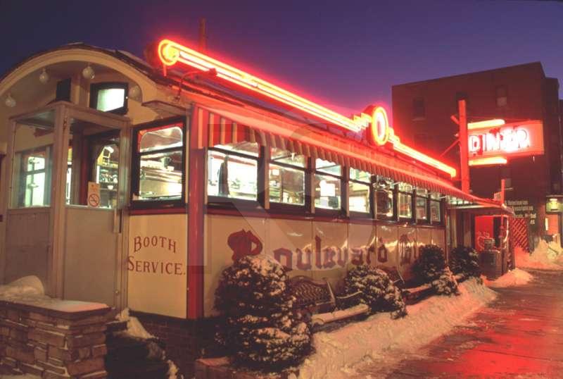 Boulevard Diner, Exterior