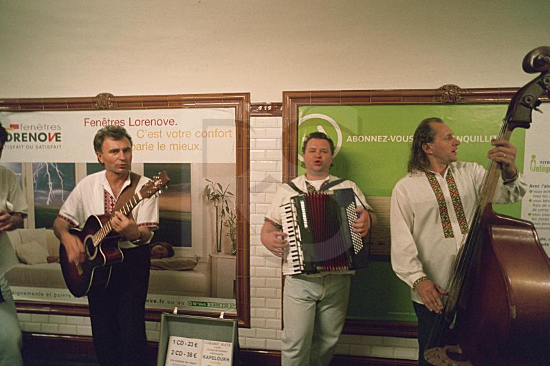 Hava Negila, Paris Metro