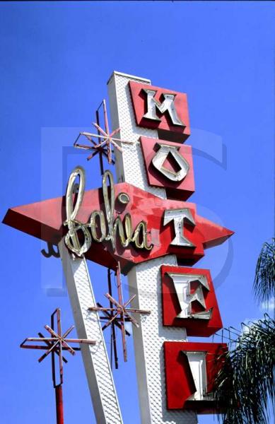 Bahia Motel, Sign