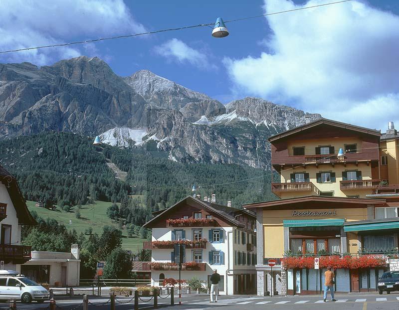 Cortina
