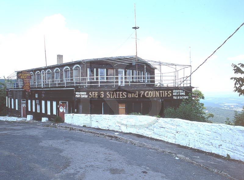 Ship Hotel, Exterior