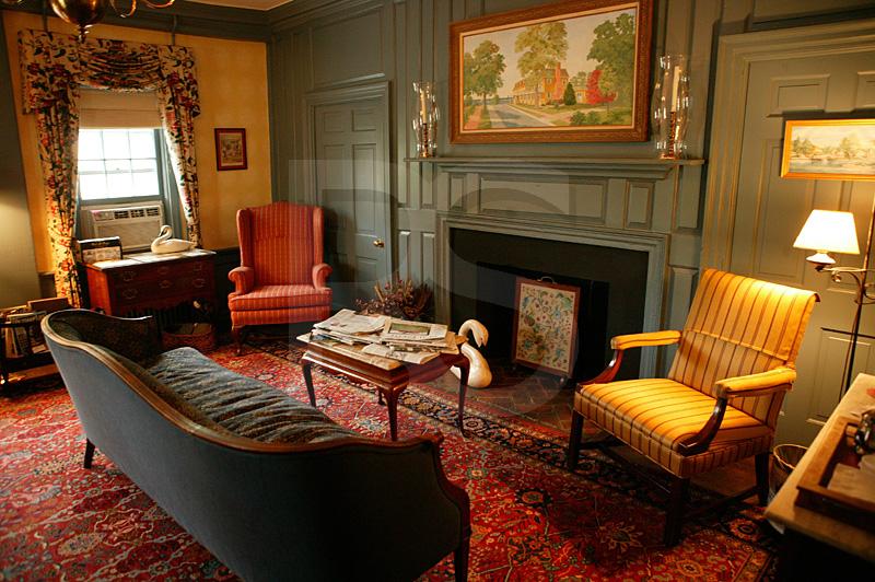 Robert Morris Inn, Parlor 1