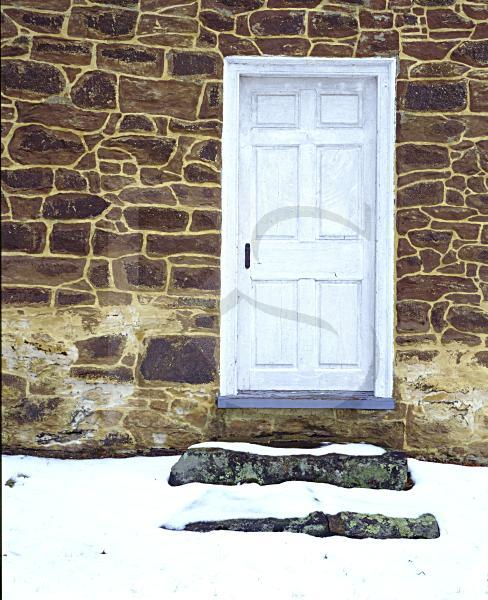 Arney's Mount Friends Meetinghouse, Door