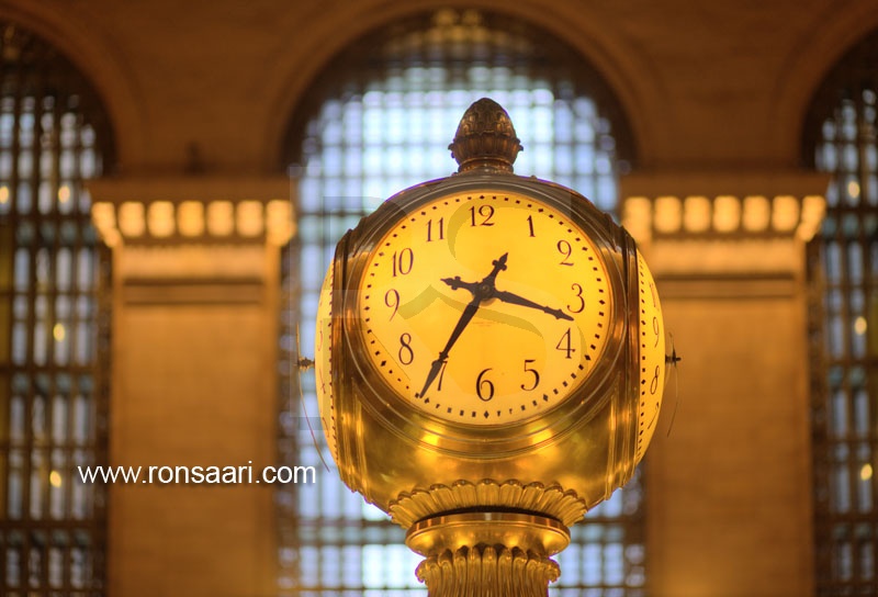 Grand Central Terminal, Central Information Booth Clock