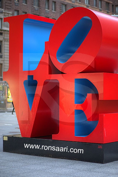 Robert Indiana Love Scupture