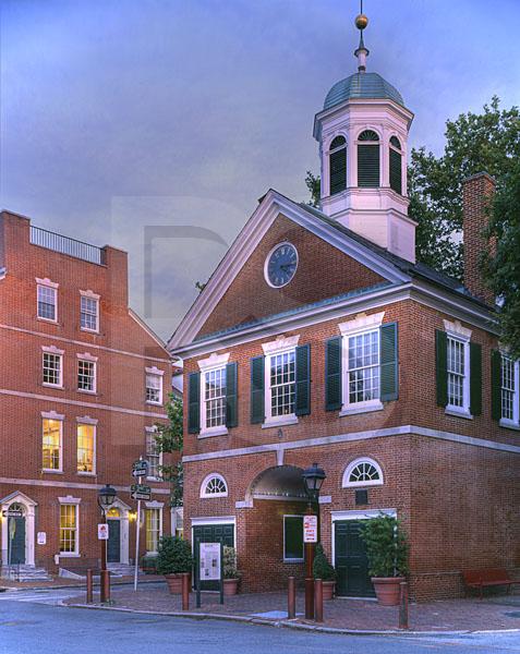 Head House Square 2