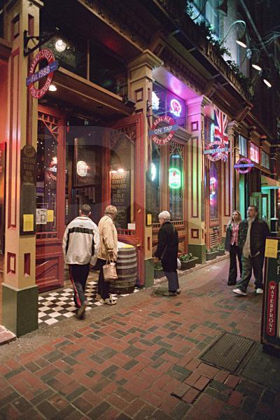 Market Street Public House, Exterior