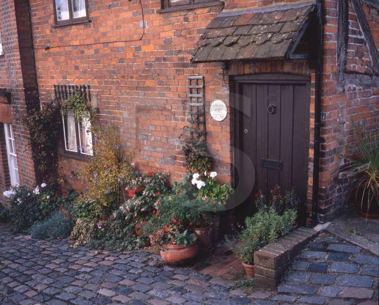 Arundel, Cottage