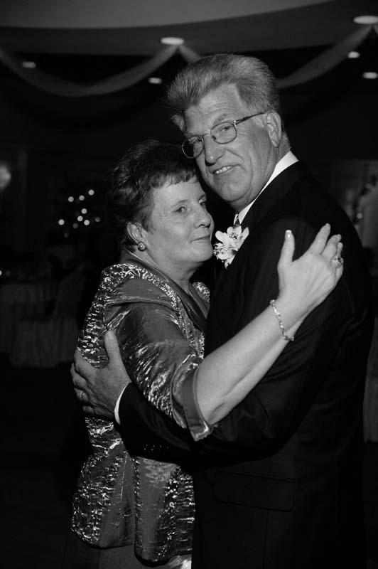 AngelaAndBill_BW0238.jpg